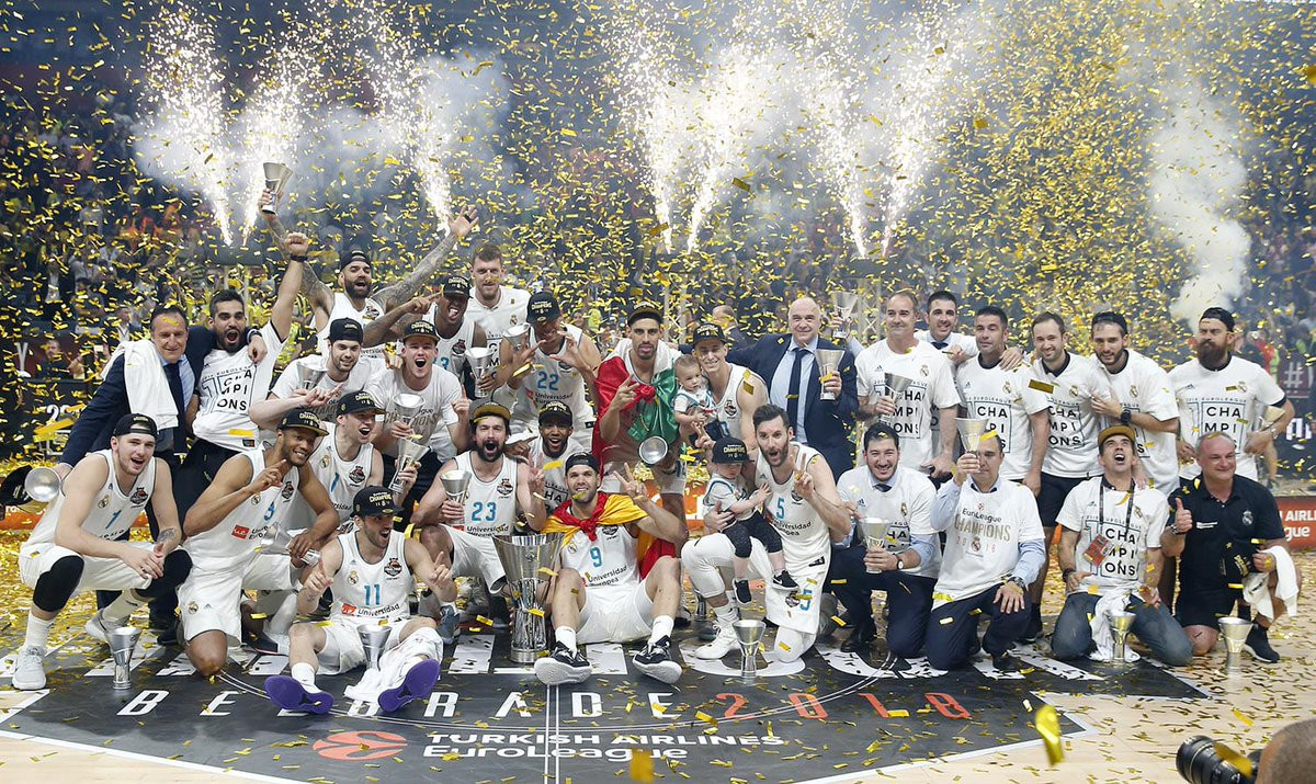 El Real Madrid De Baloncesto Se Alza Con La D Cima Euroliga