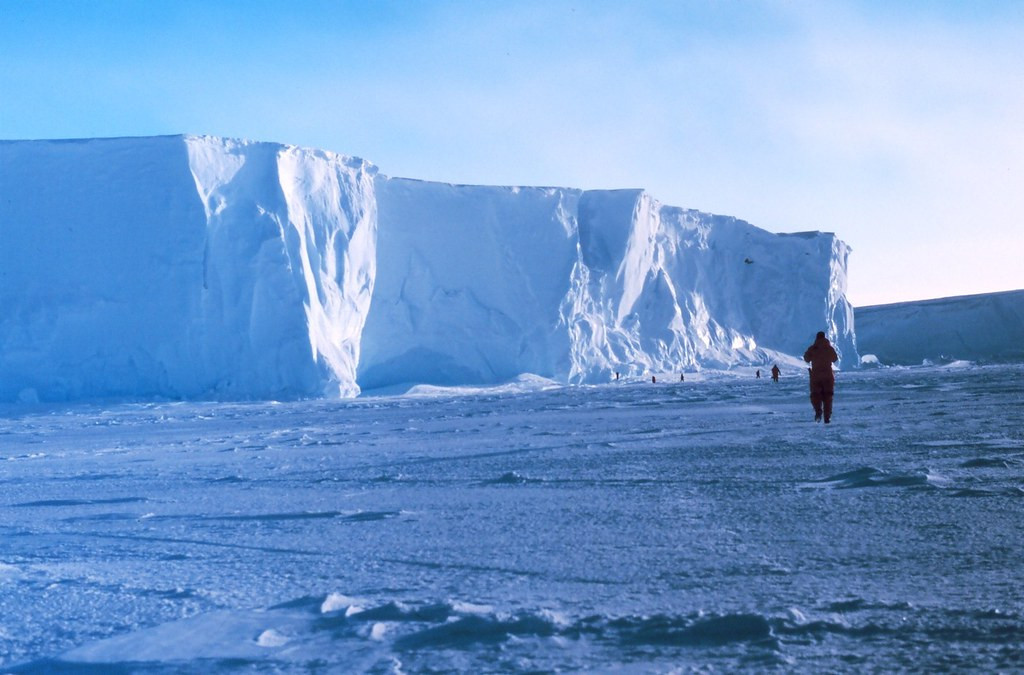 La barrera de hielo más grande del mundo se derrite 10 veces más rápido