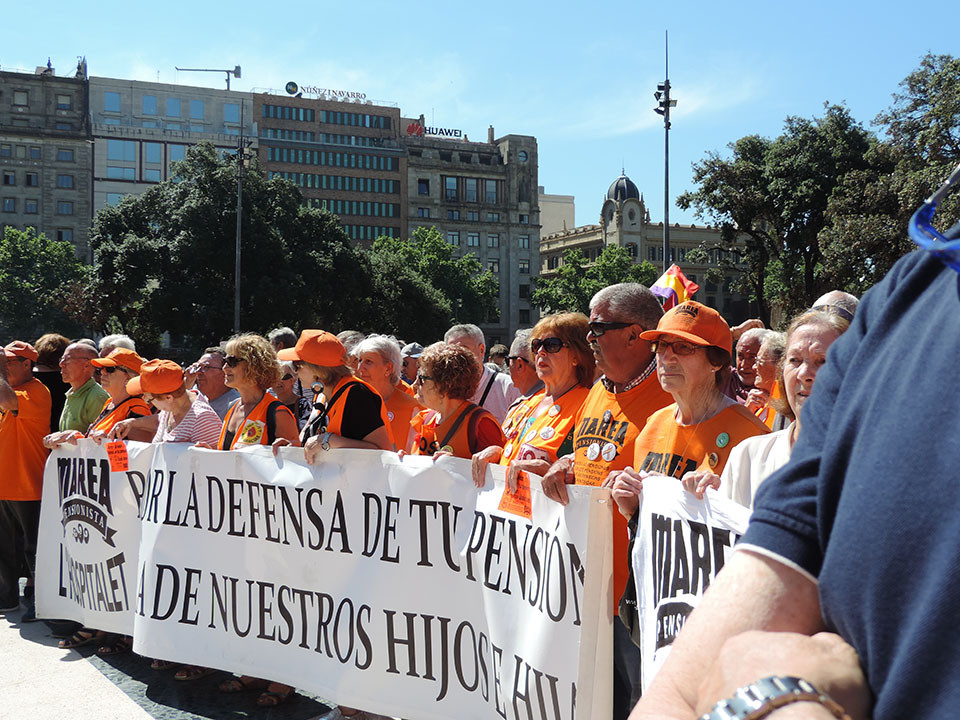 Los jubilados salen a la calle para pedir la protección de las