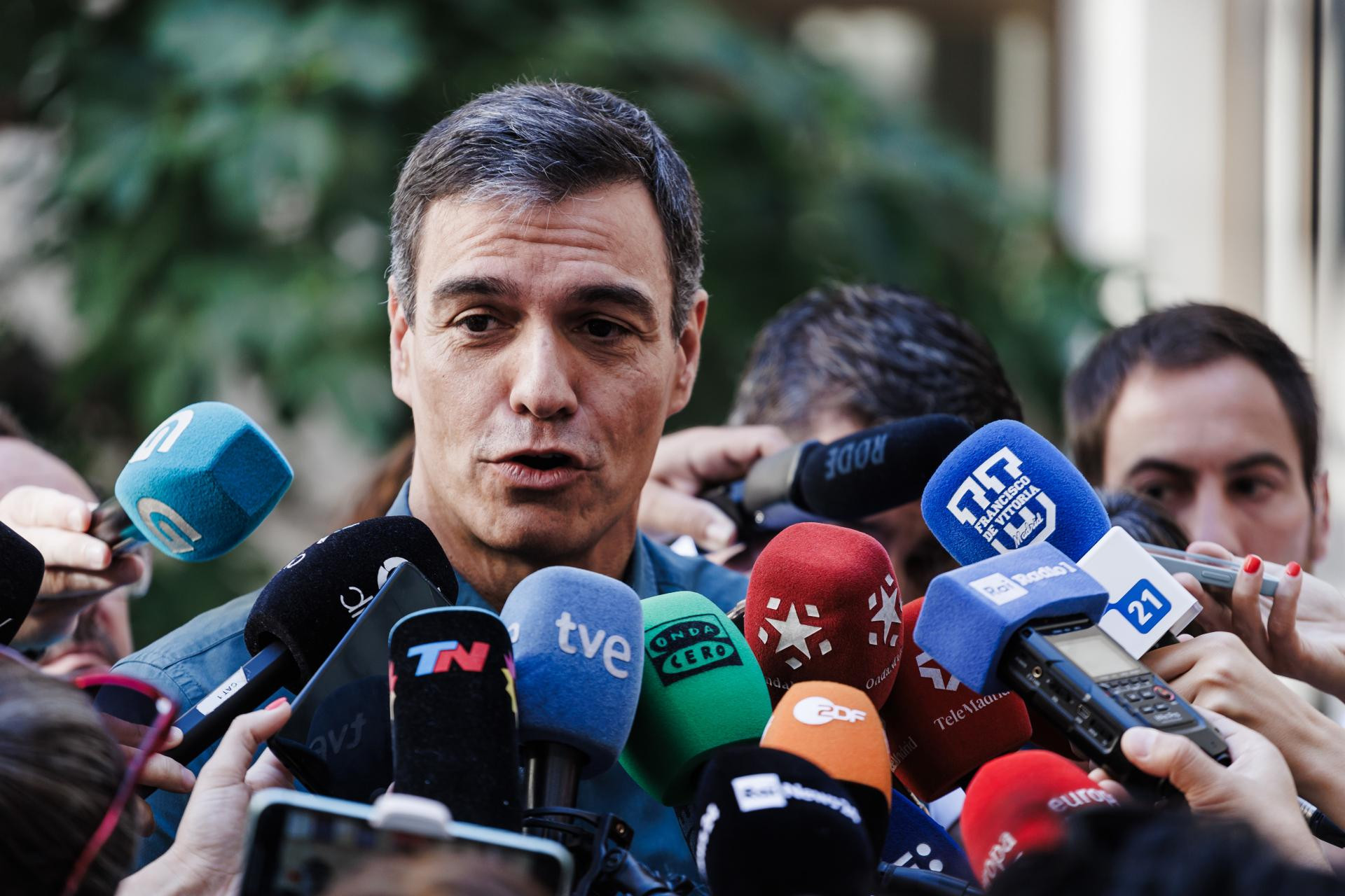 S Nchez Llega A La Sede Del Psoe En Ferraz Para Seguir El Desenlace De