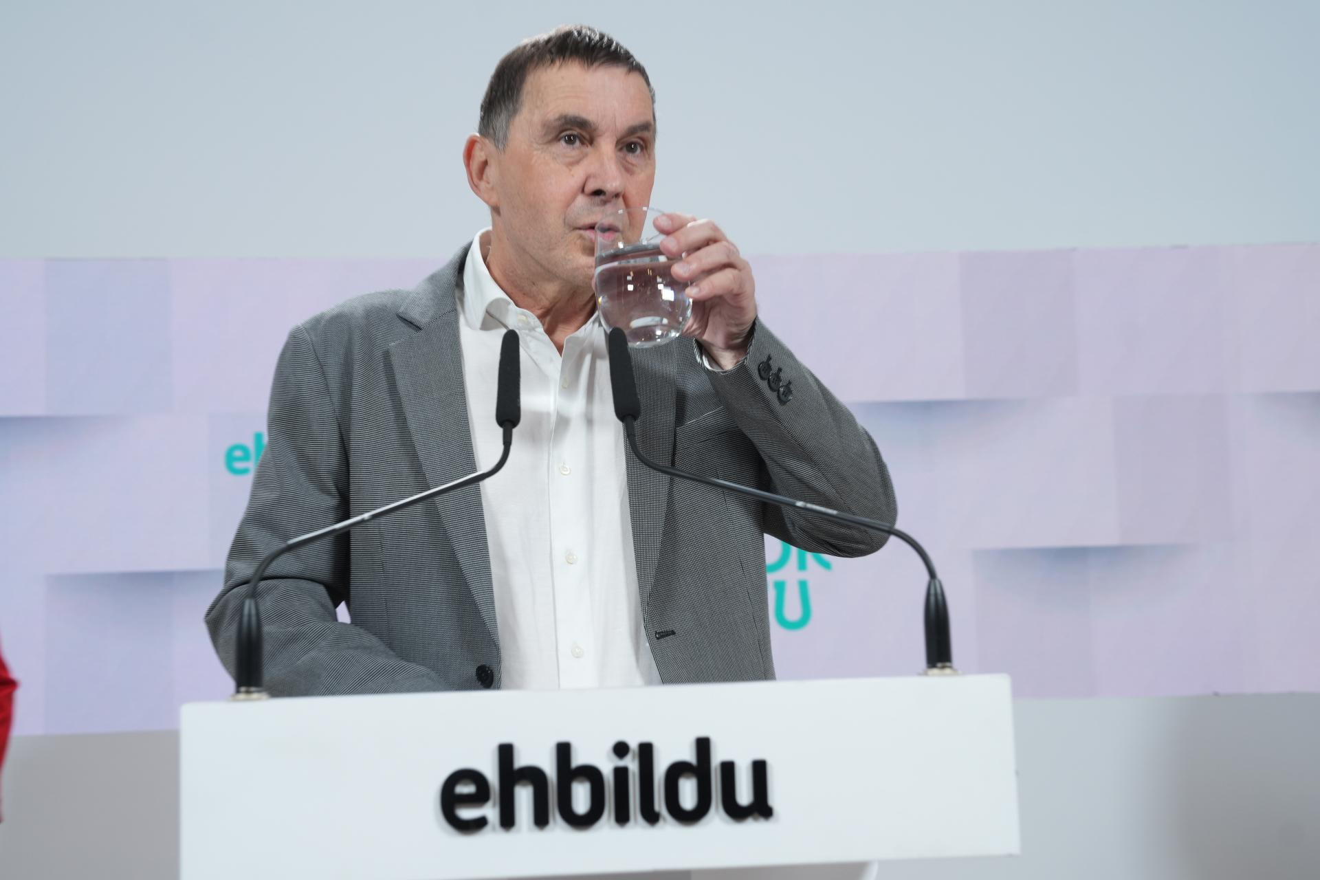 Otegi Cree Que El BNG Es La Fuerza De Futuro En Galicia Y Con La Que