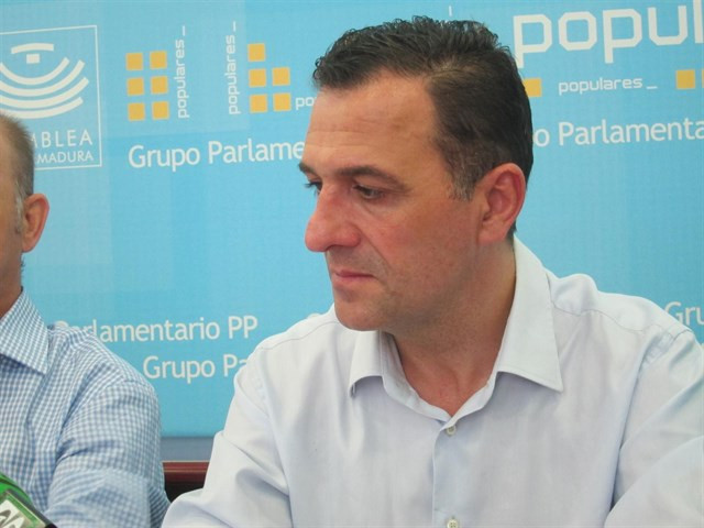 Un Diputado Del Pp Se Disculpa Por Acudir A Recoger Un Premio De La